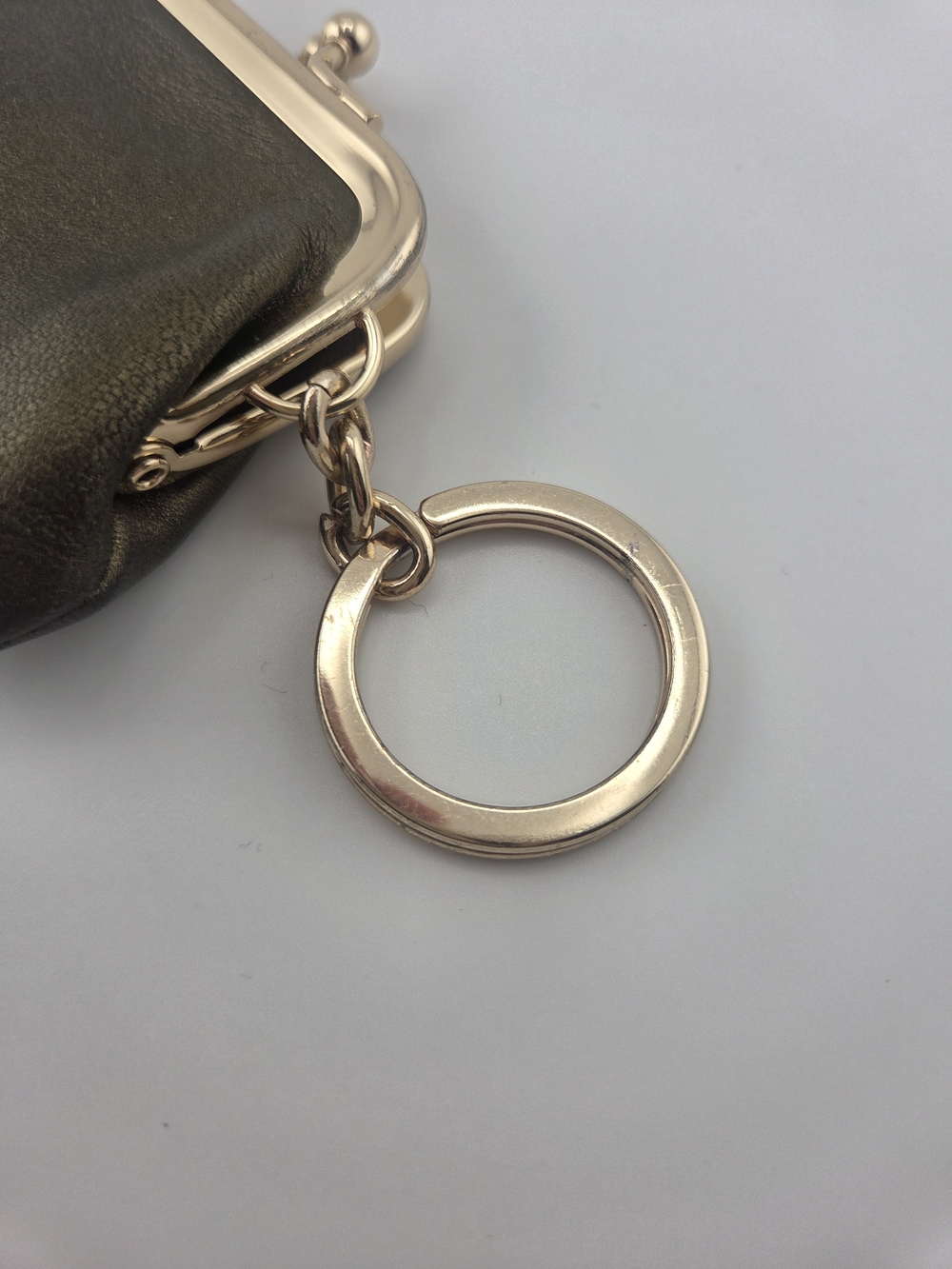 Coach Vintage Metallic Bronze Leather Kiss-Lock Keychain Coin Purse Charm - Picture 6 of 7